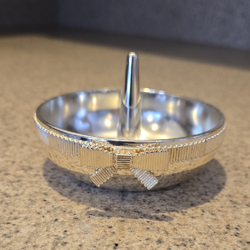 Kate Spade, Silver Jewelry Holder with Bow Accent